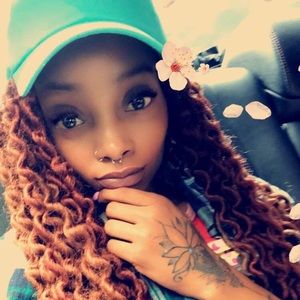 Meet your Posher, Alexus